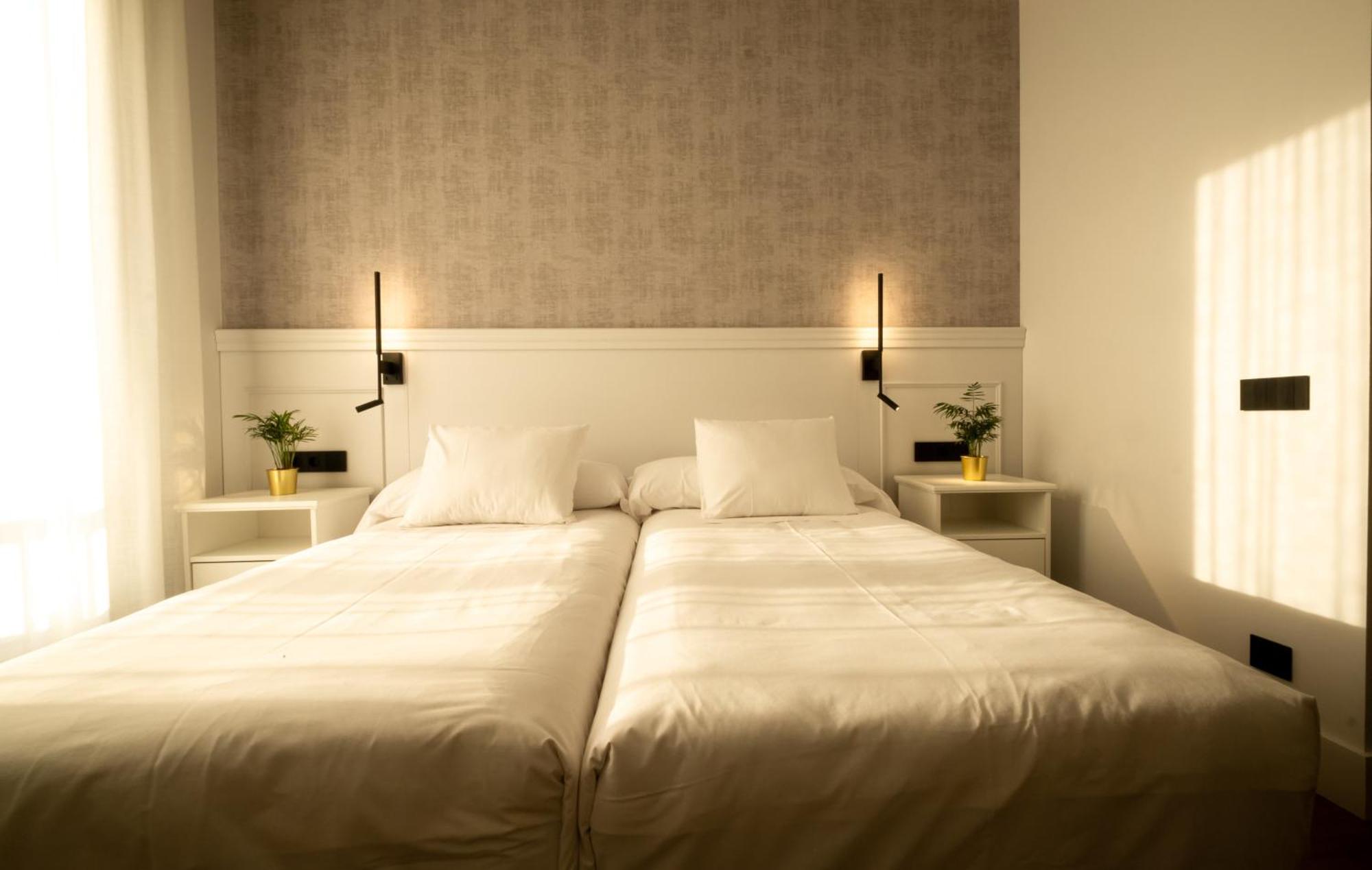Principe De Vergara Rooms Lujo En El Centro De Логроньо Экстерьер фото